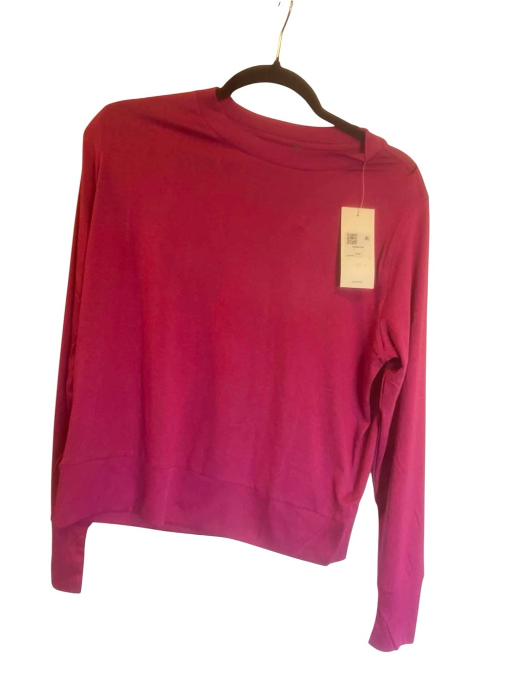 NWT Vuori Daydream Crew DRAGONFRUIT Size Medium